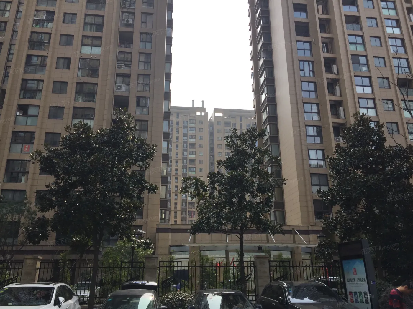 巴丽新地4室2厅2卫南朝向5500.00元/月出租