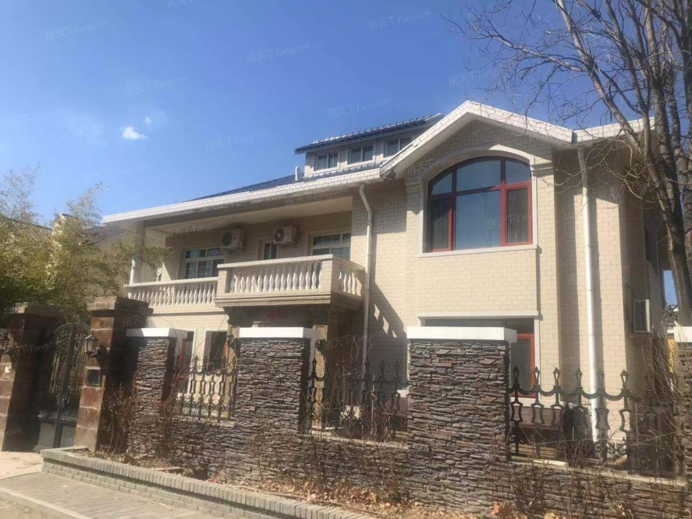 蓬莱苑别墅7室2厅东西南北朝向28600.00元/月出租