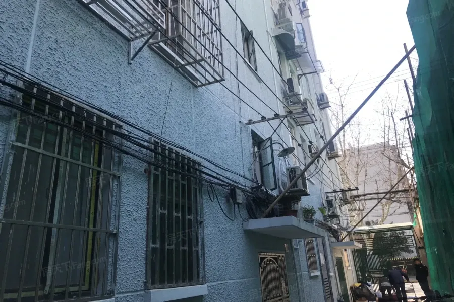 胶州路424弄小区2室1厅1卫南北朝向7200.00元/月出租