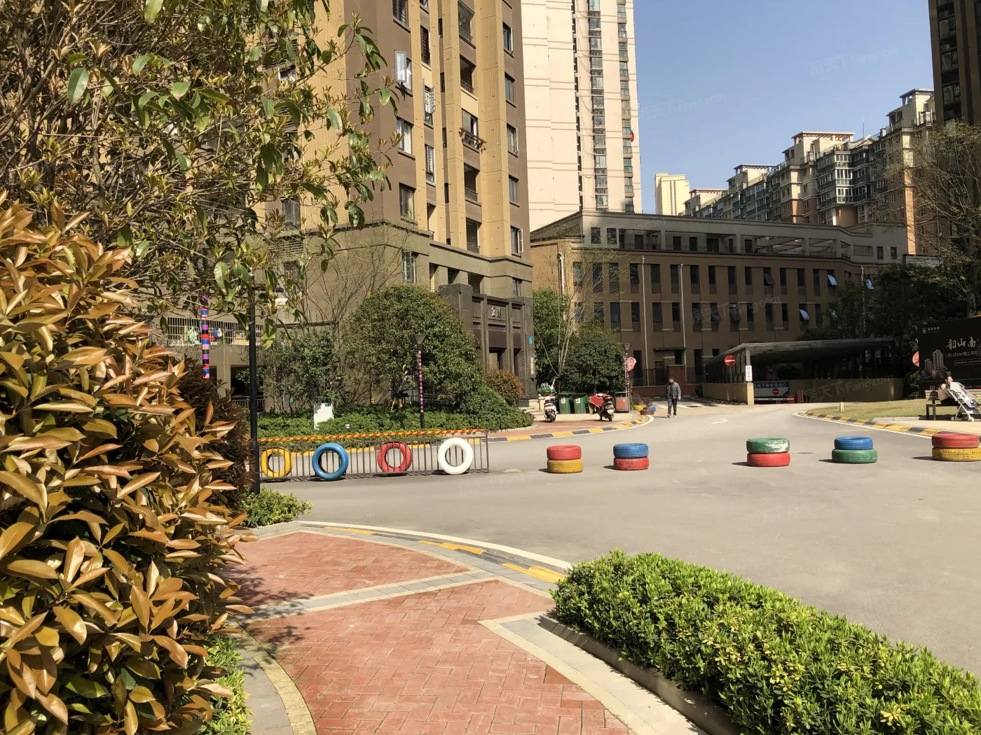 金地格林公馆2室1厅1卫南朝向2100.00元/月出租