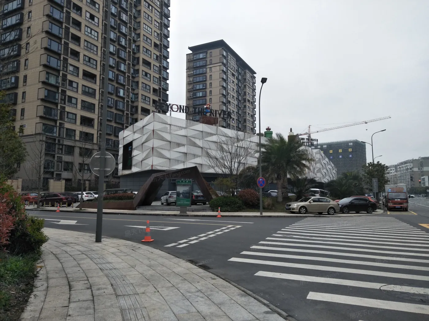 万科江湾府4室2厅2卫南北朝向4200.00元/月出租