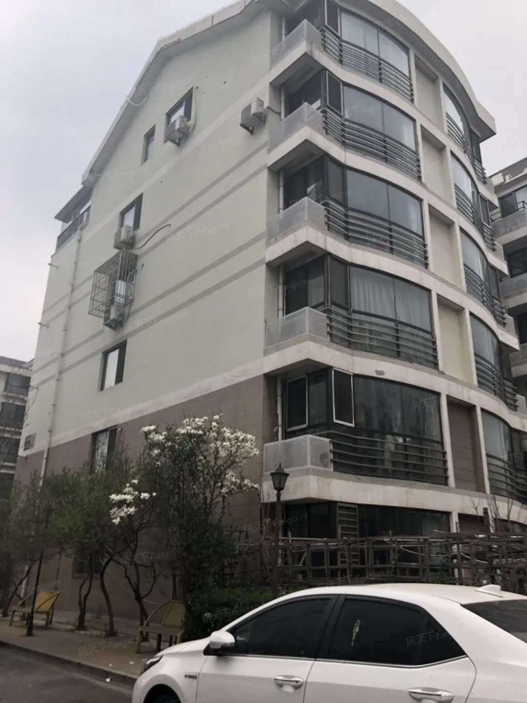 景馨园2室2厅2卫南北朝向6300.00元/月出租
