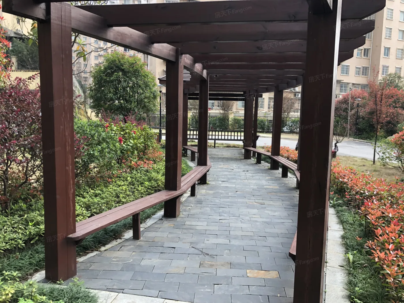 龙骧佳苑3室2厅1卫南朝向2200.00元/月出租