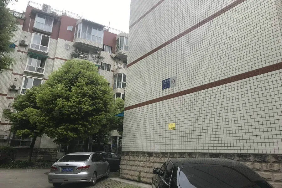 欣盛家园3室2厅2卫西南朝向1800.00元/月出租