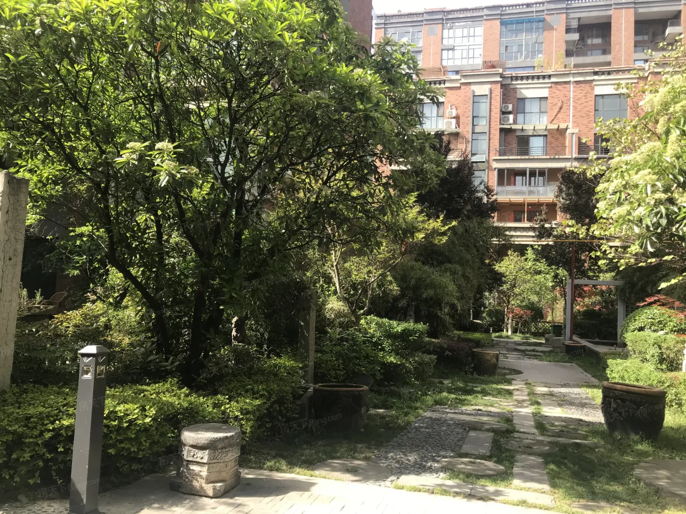 锦业764室2厅2卫南北朝向6500.00元/月出租