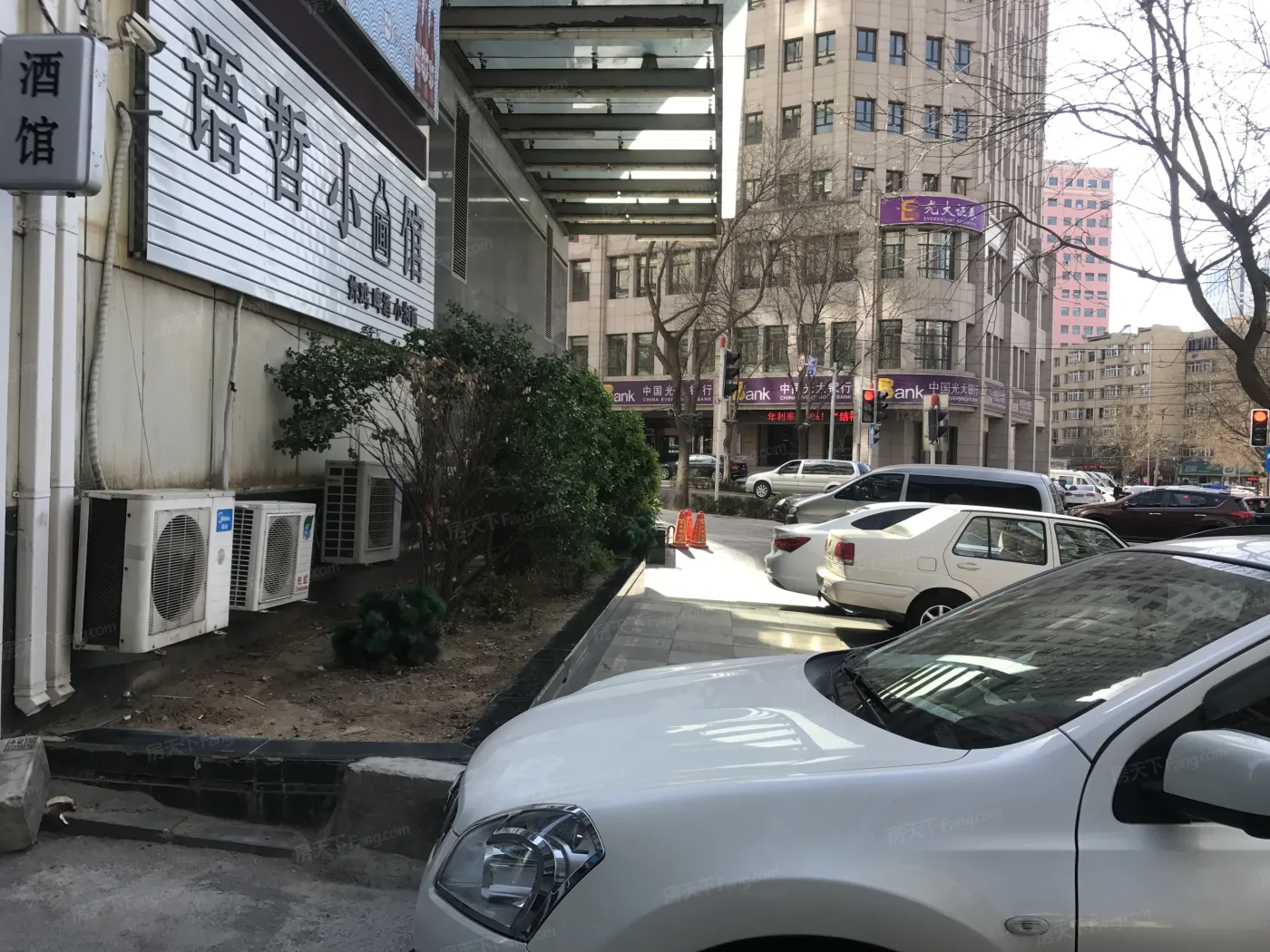 东方商厦1室1卫南朝向1400.00元/月出租