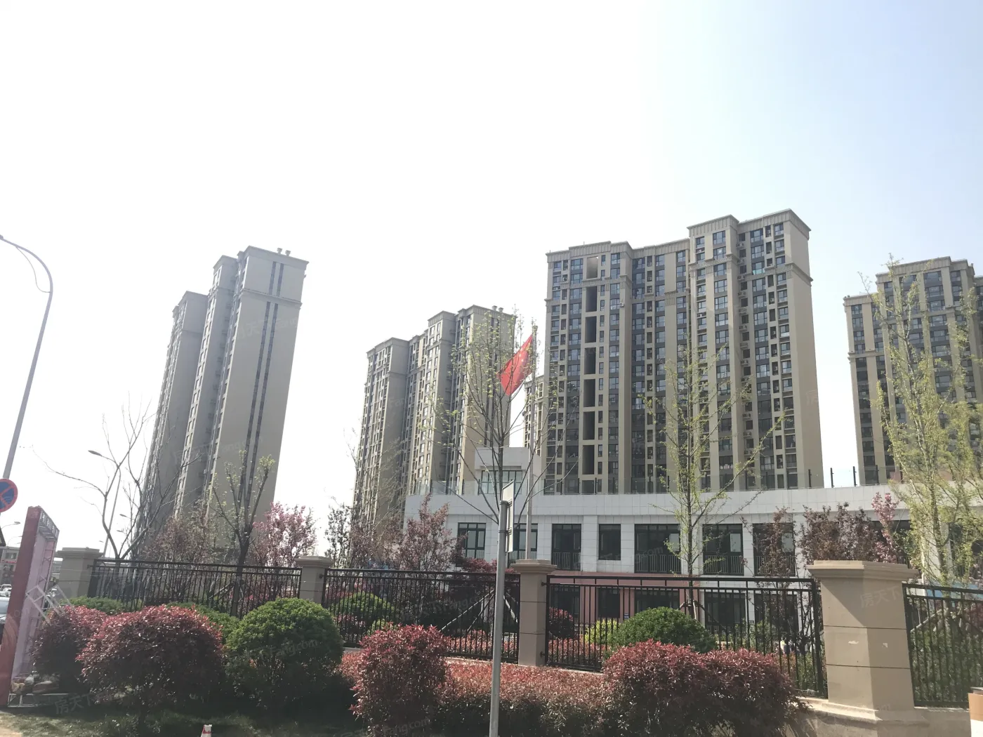 海尔鼎世华府2室2厅1卫南朝向2600.00元/月出租