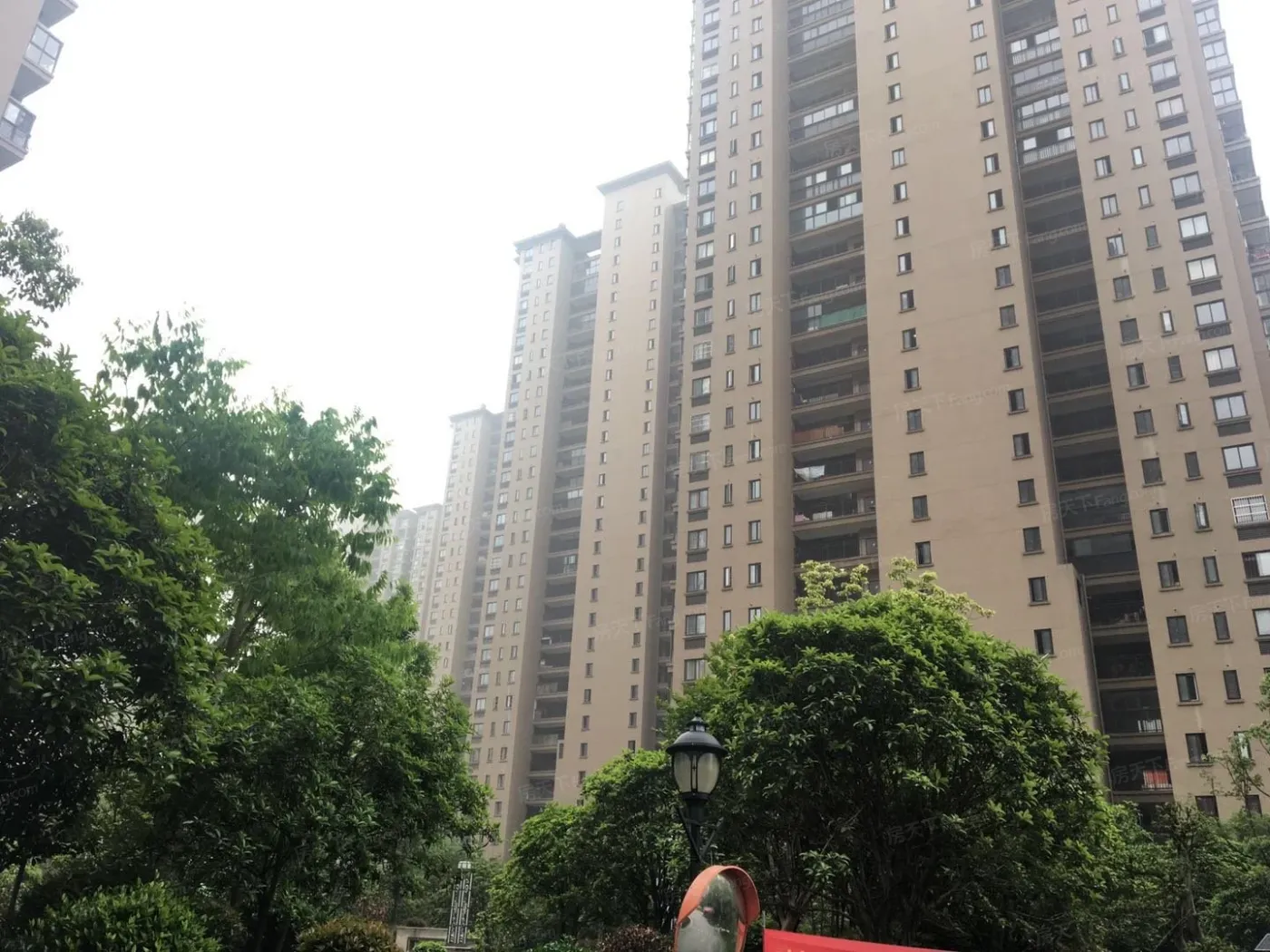 佳源名城3室2厅2卫南朝向2000.00元/月出租