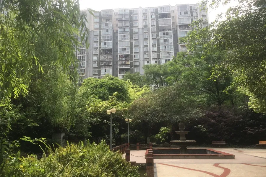 兴元华盛二期3室2厅1卫东北朝向2600.00元/月出租