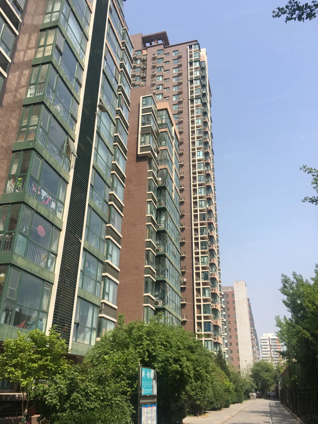 东恒时代三期2室1厅1卫东南朝向8500.00元/月出租