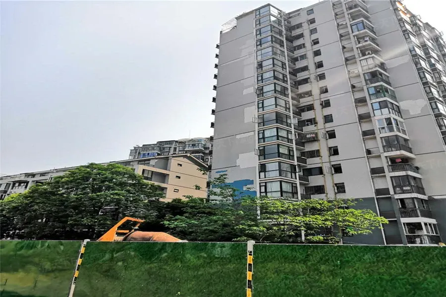 成南锦秀2室2厅1卫东朝向2200.00元/月出租