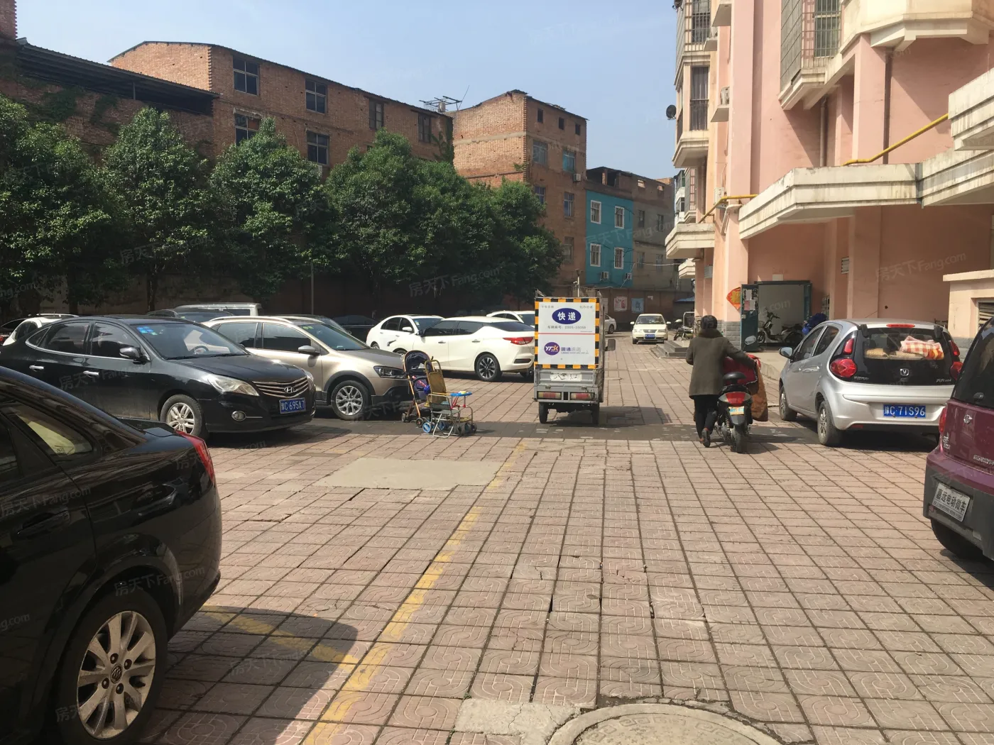 珠江丽景4室2厅2卫南朝向2200.00元/月出租