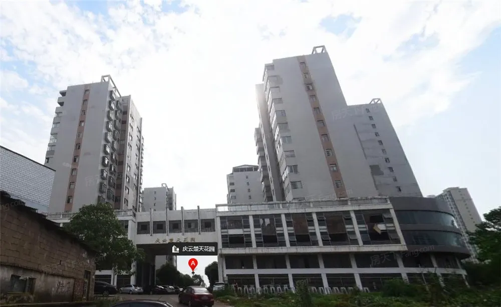 庆云楚天花园4室2厅2卫东朝向1400.00元/月出租