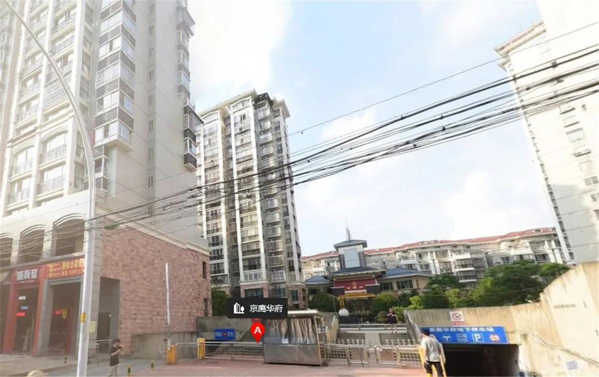 京鹰华府3室2厅2卫南朝向1300.00元/月出租