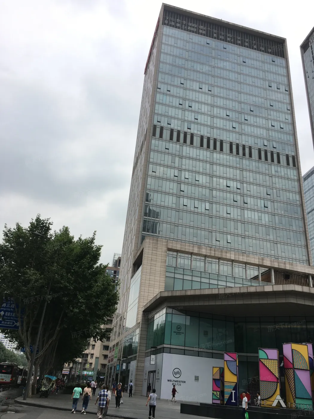 晶融汇2室1厅2卫西北朝向8000.00元/月出租