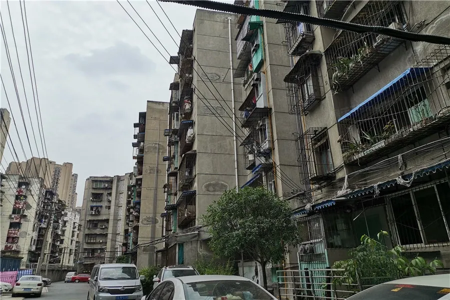长天路12号院2室1厅1卫东朝向2600.00元/月出租