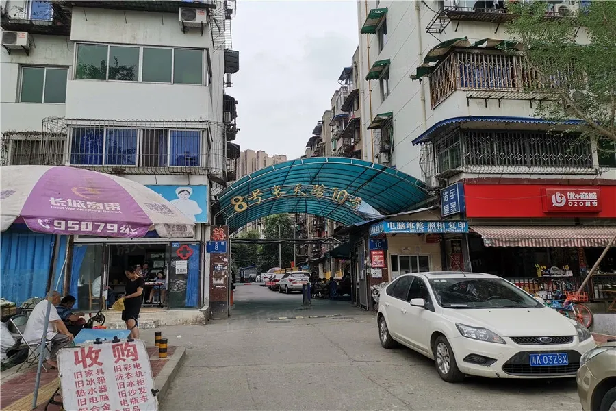 长天路8号院2室1厅1卫南朝向1800.00元/月出租