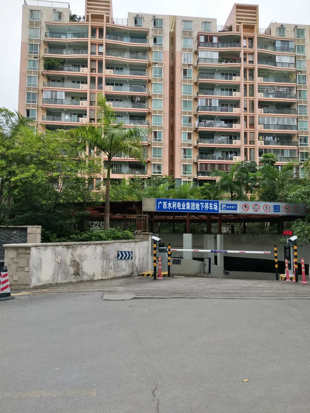 广西水利电业集团宿舍4室2厅1卫南朝向3800.00元/月出租