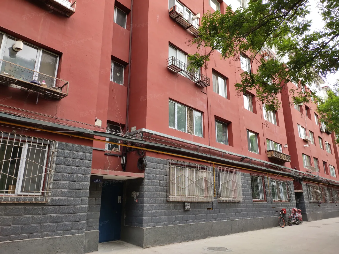 呼和浩特市医药分公司大院2室1厅1卫南北朝向2100.00元/月出租