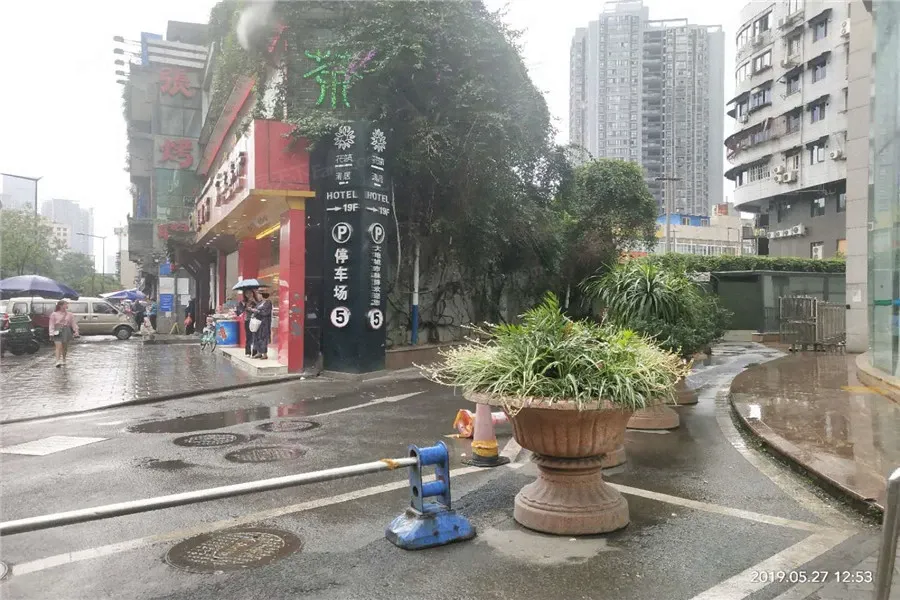 古卧龙桥街12号院2室1厅1卫西南朝向1900.00元/月出租