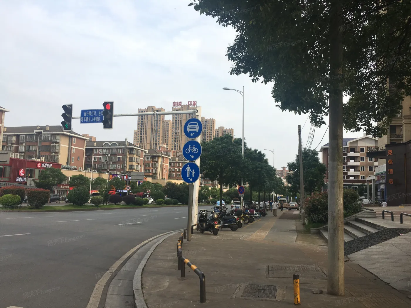 景湾小区3室2厅1卫南朝向1600.00元/月出租