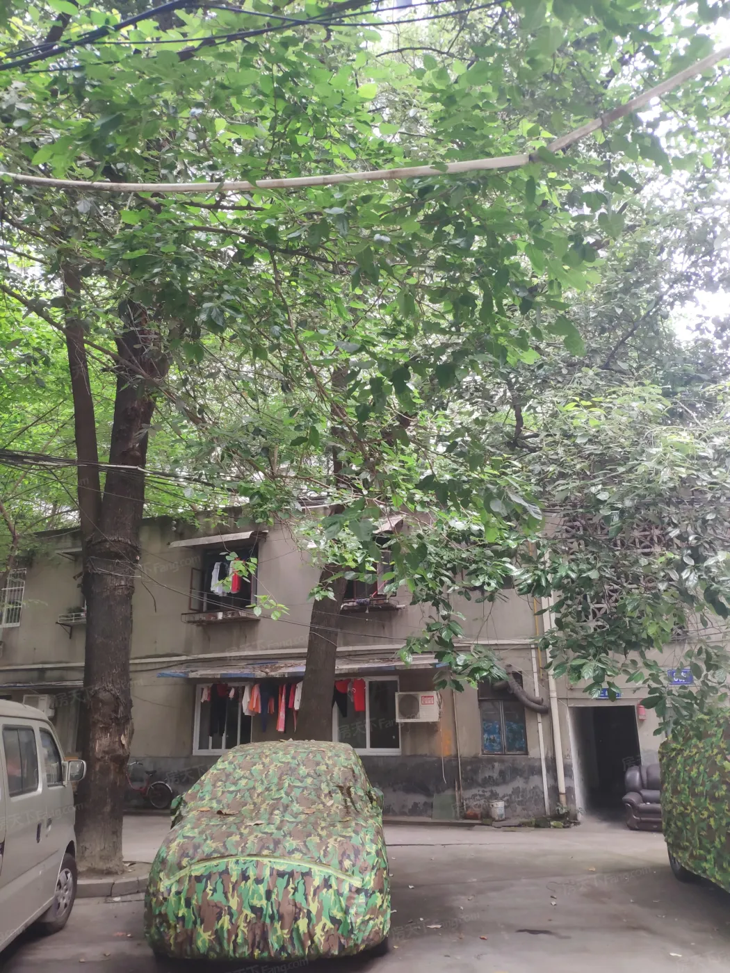 静居寺南街198号院1室1厅1卫东南朝向2500.00元/月出租
