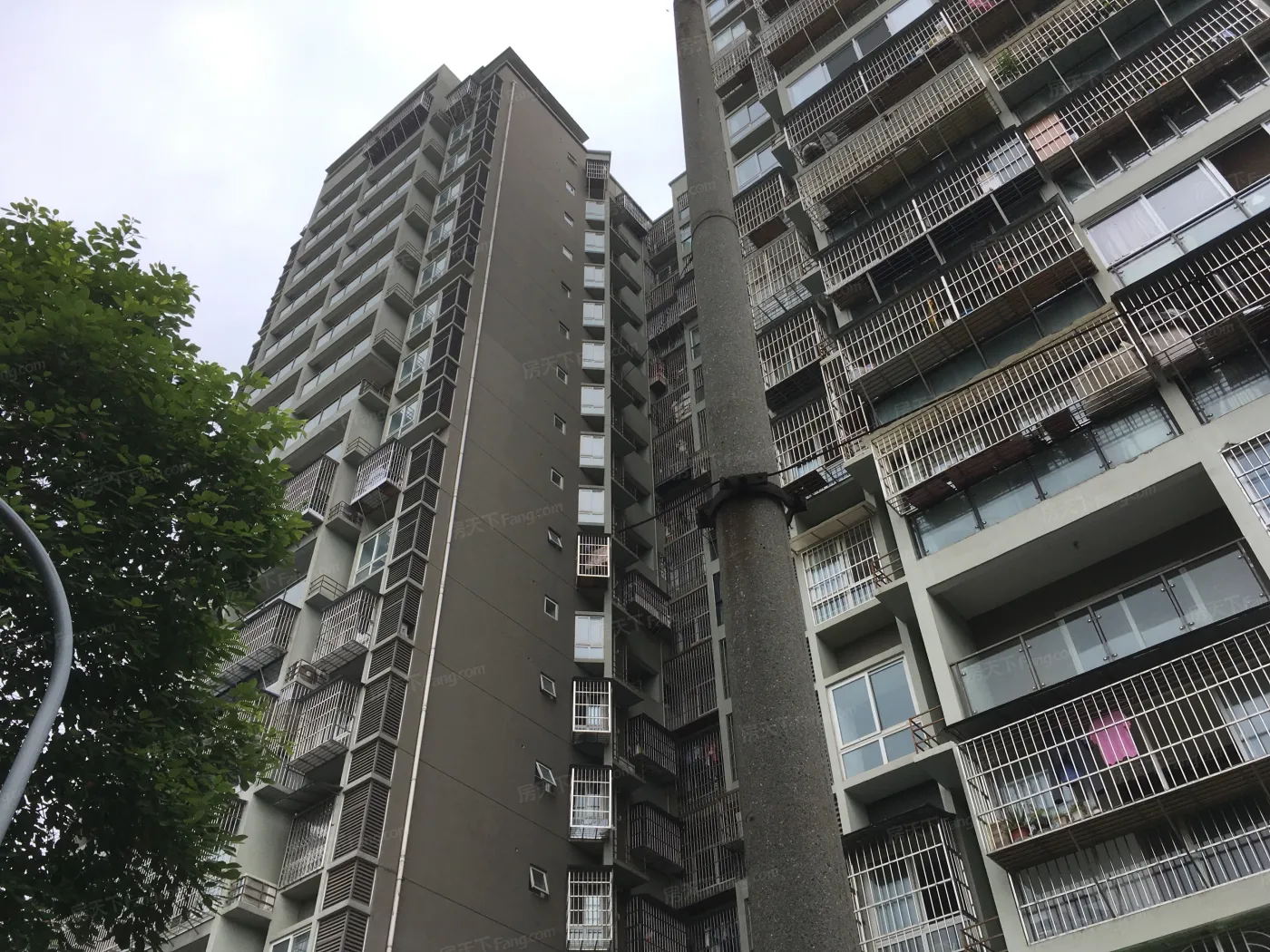 柳江新居三期1室1厅1卫南朝向2100.00元/月出租