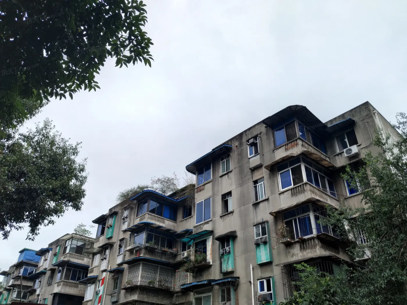 小天东巷21号院3室1厅1卫东南朝向2500.00元/月出租