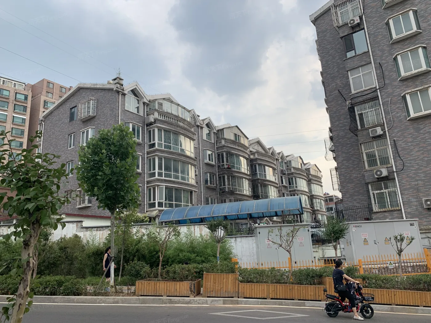 中益燕开花园3室2厅2卫南北朝向4500.00元/月出租