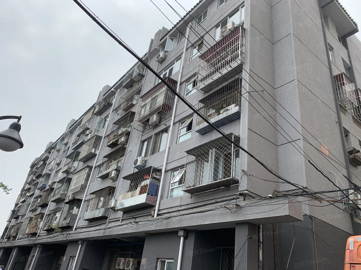 劳动局家属楼2室1厅1卫南北朝向3200.00元/月出租