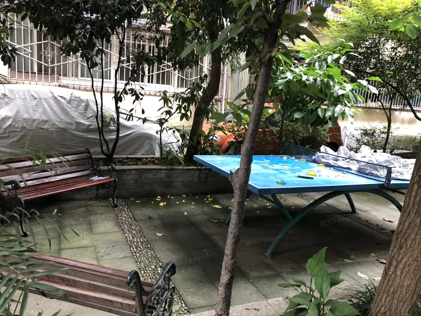 新源巷9号院4室1卫东南朝向2800.00元/月出租