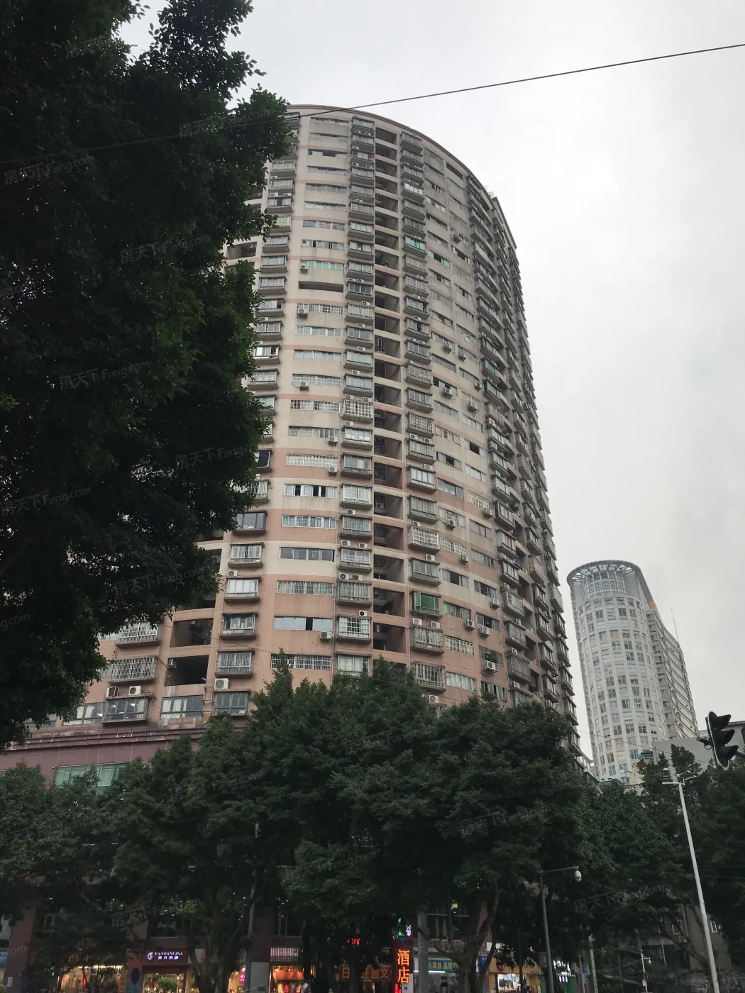 隆城大厦1室1厅1卫东南朝向2500.00元/月出租