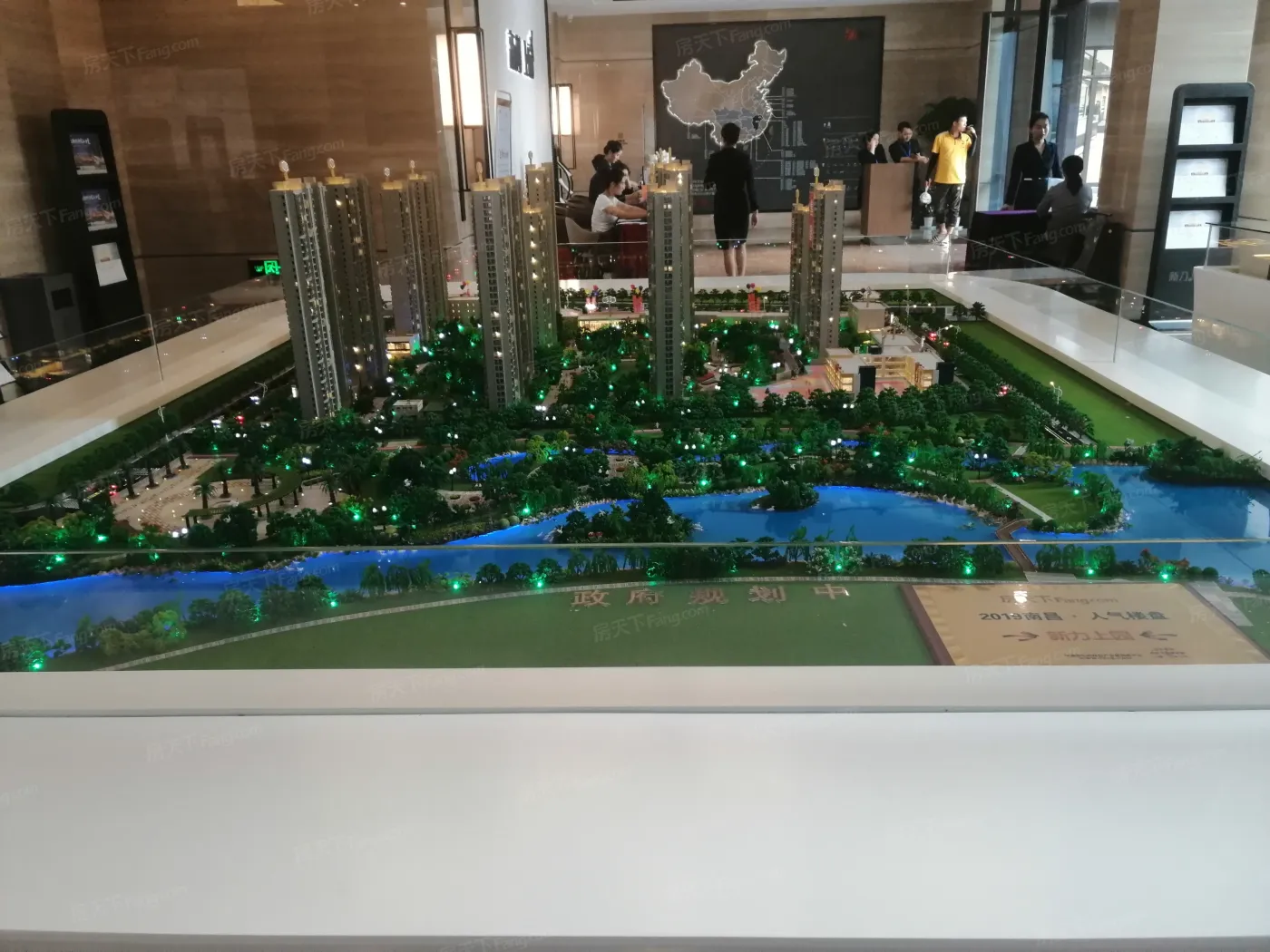 新力上园3室2厅1卫南朝向2200.00元/月出租