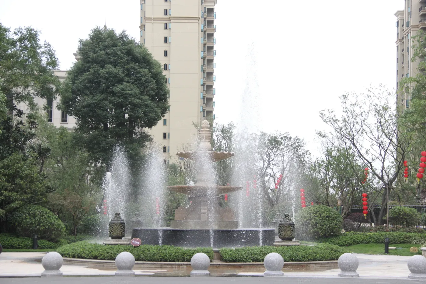 恒大山水城3室2厅2卫南朝向1000.00元/月出租