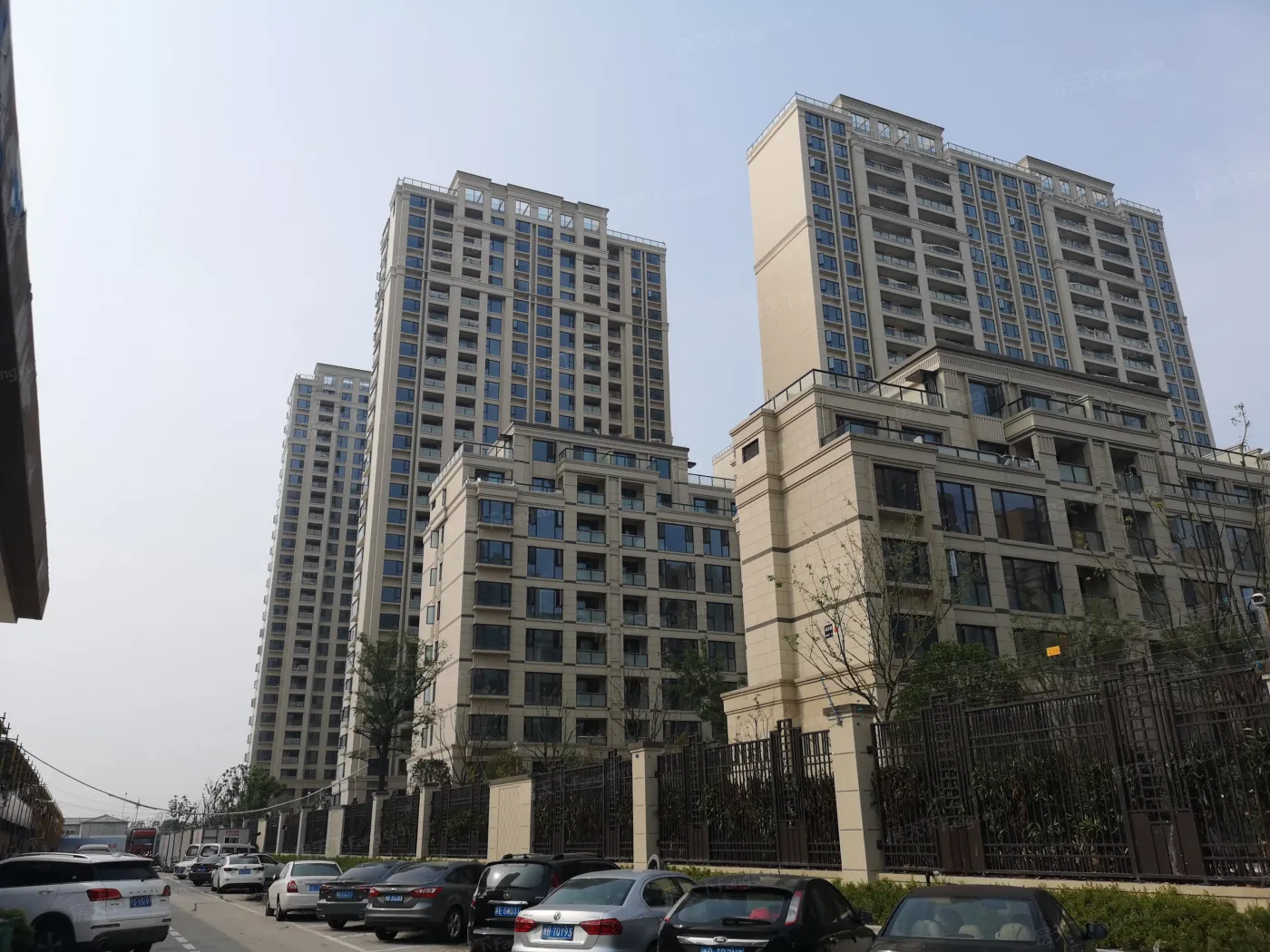 景瑞海志府4室2厅2卫南朝向5200.00元/月出租
