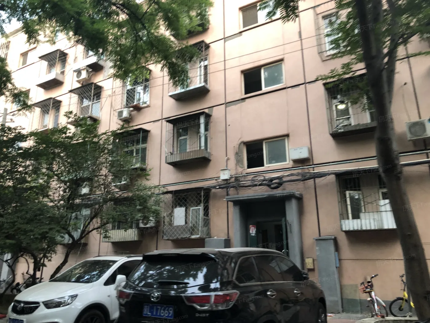 新源里西小区2室1厅1卫南北朝向8000.00元/月出租