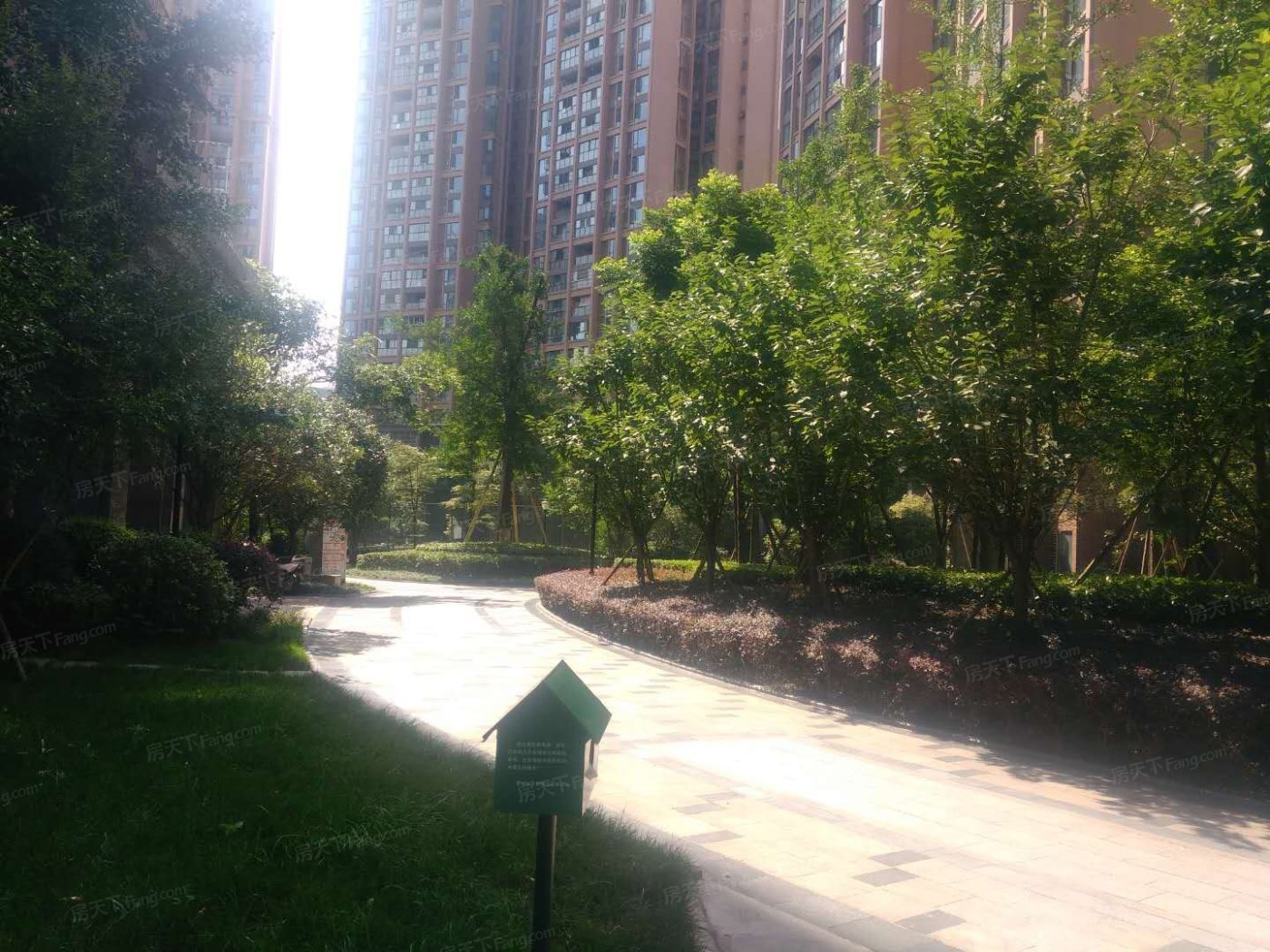 瑞升橡树林华府4室2厅2卫东南朝向2700.00元/月出租