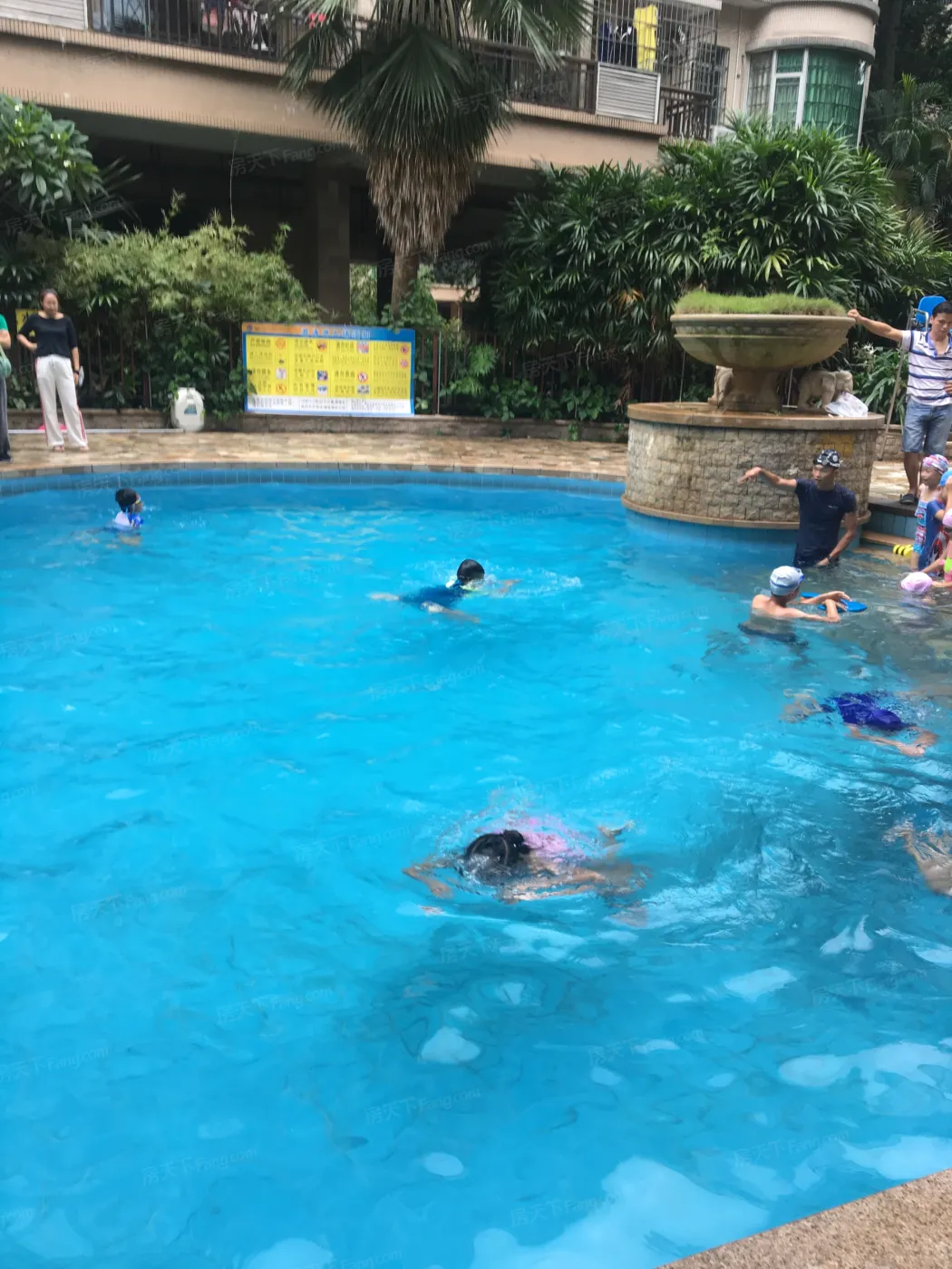 嘉逸华庭3室2厅2卫南朝向2500.00元/月出租
