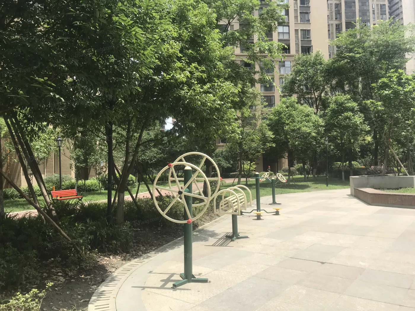 花样年花样城五期3室2厅1卫东南朝向1550.00元/月出租