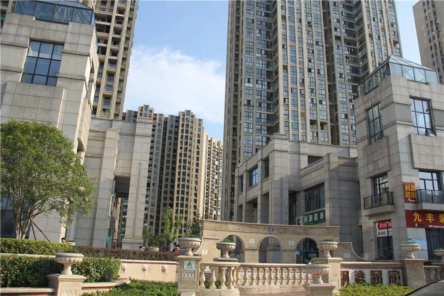 汎港润园2室1厅1卫南朝向2200.00元/月出租