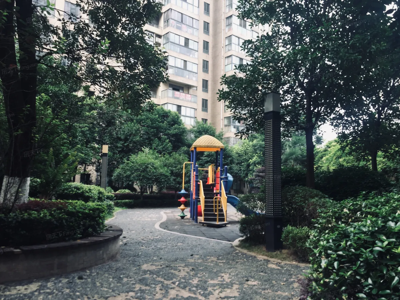 鑫远熙山1室1厅1卫东南朝向1200.00元/月出租