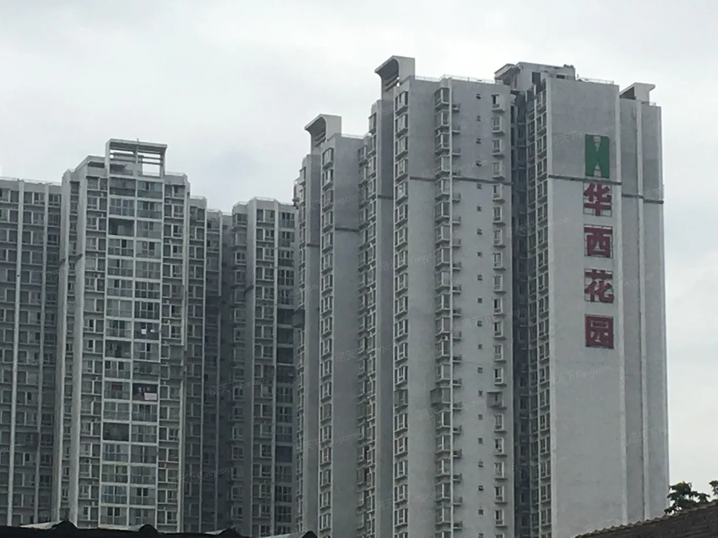 华西花园二期2室1厅1卫南朝向2300.00元/月出租