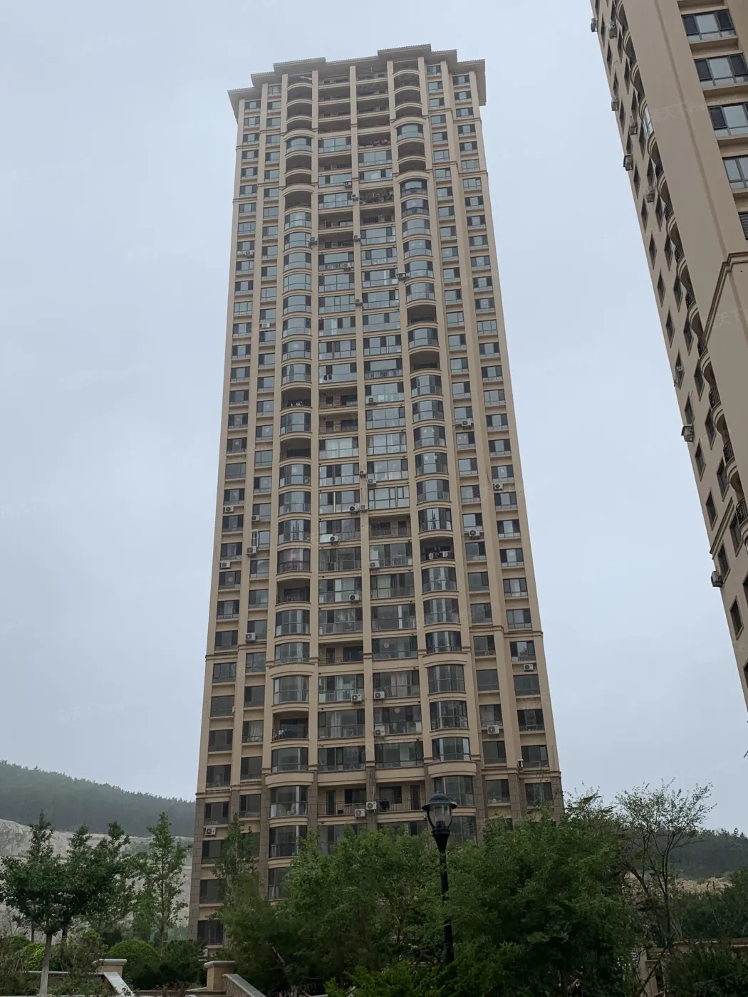 亲海园2室2厅1卫南北朝向2600.00元/月出租