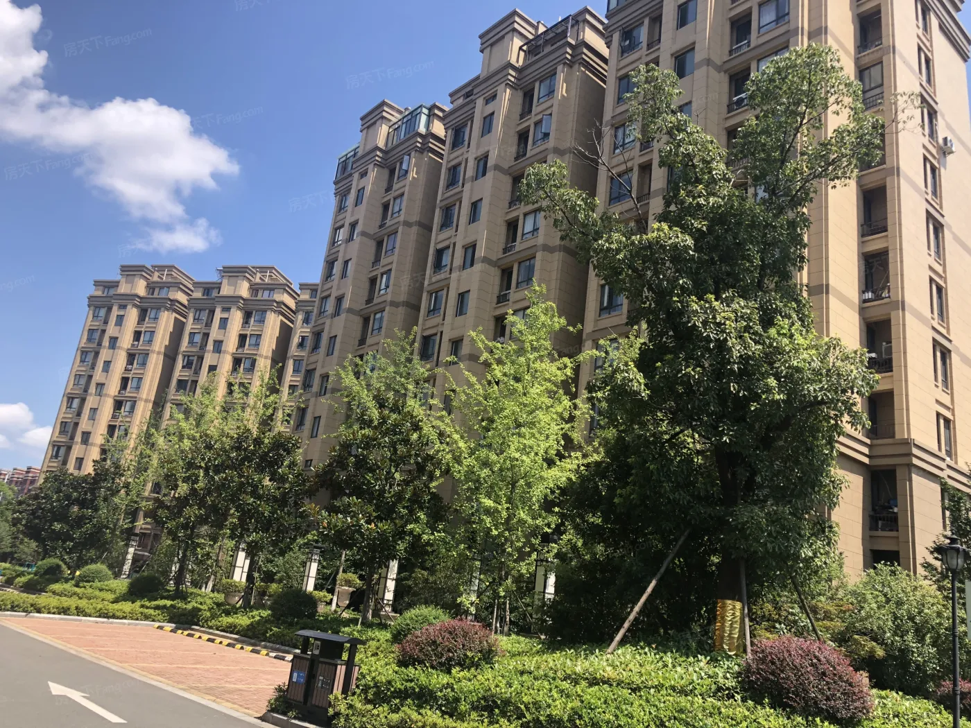 香河湾3室1厅1卫东南朝向2100.00元/月出租