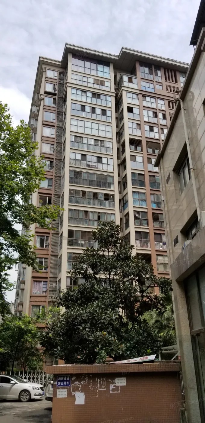 泰基南棠1室1厅1卫东南朝向2300.00元/月出租