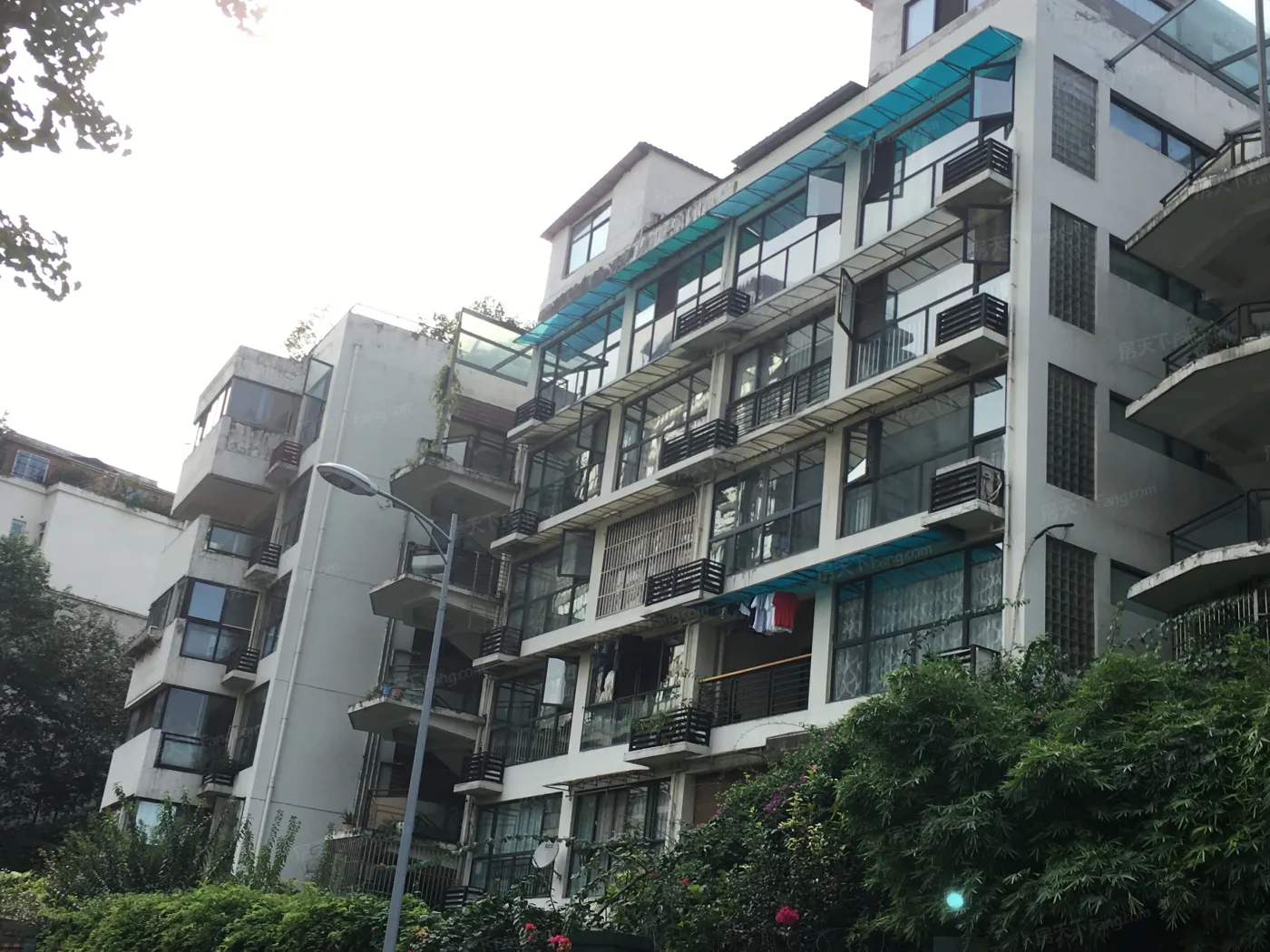 普罗旺斯2室2厅1卫东西南朝向2350.00元/月出租