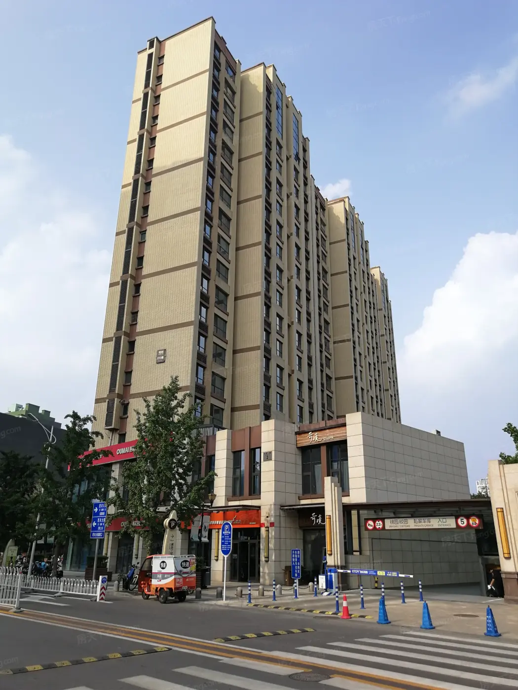 万方家园悦园小区租房,二室一厅,楼层位置好 家具齐全