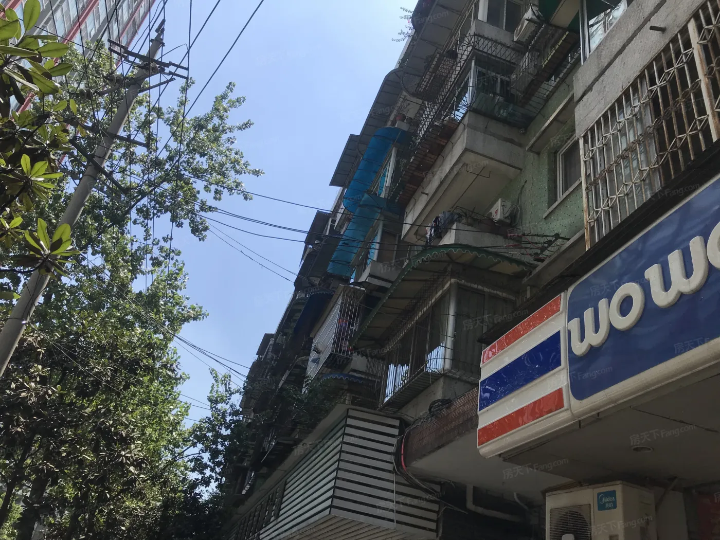 过街楼街36号院2室1厅1卫东南朝向2300.00元/月出租