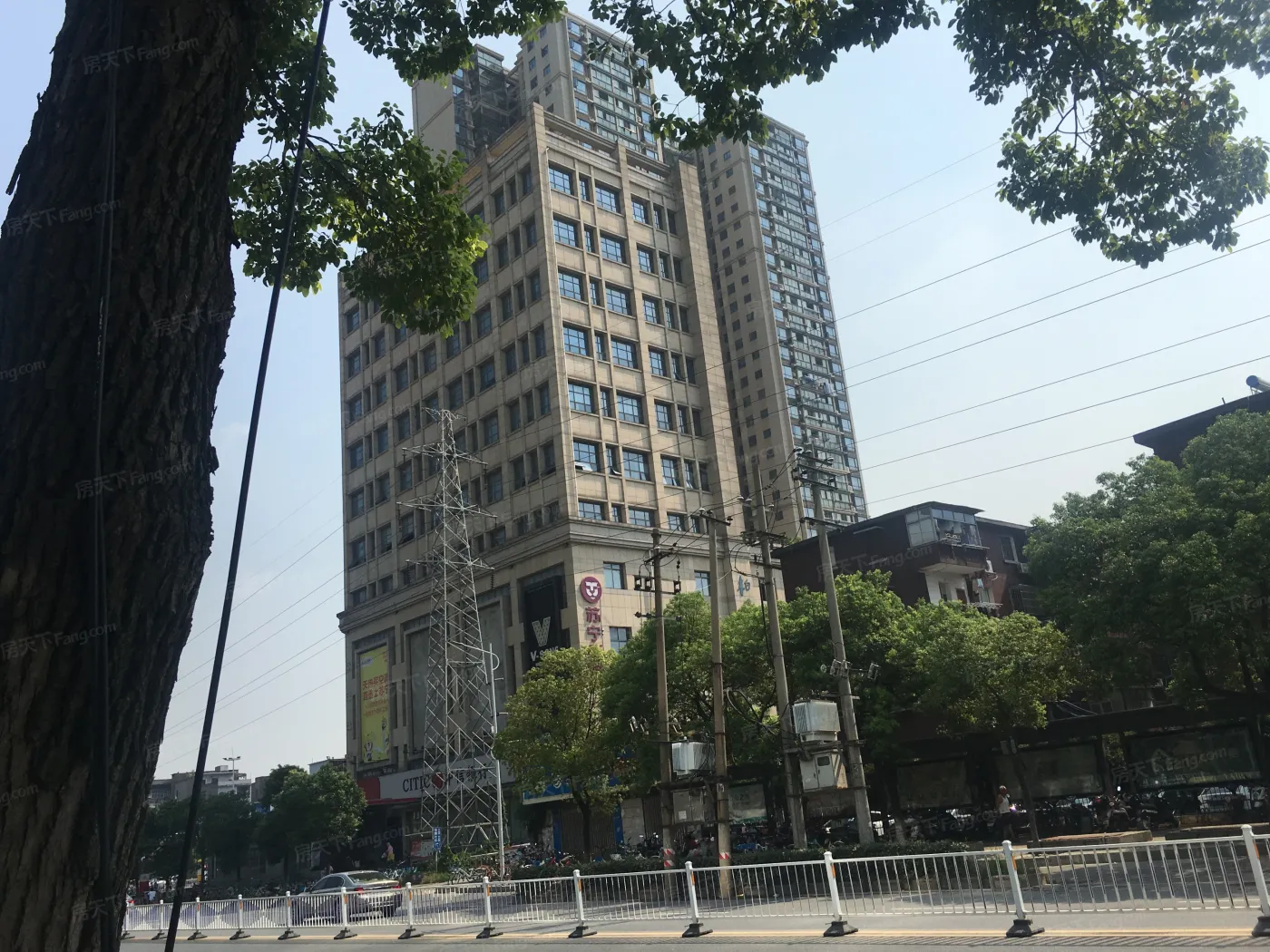 锦海东方银座3室2厅1卫南朝向2500.00元/月出租
