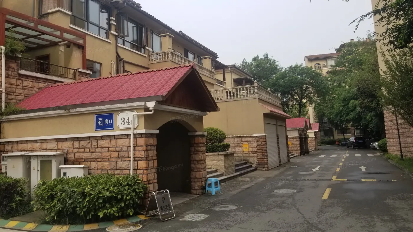 堤亚纳河谷2室1厅1卫南朝向1600.00元/月出租